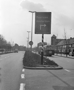 857467 Afbeelding van een wegwijzer aan de J.M. de Muinck Keizerlaan te Utrecht.